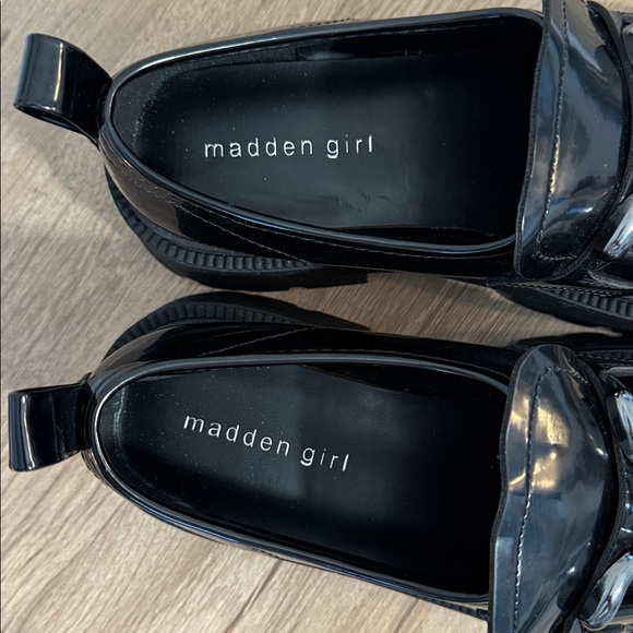 Madden Girl Harlow Platform Black Patent Loafers w/Front Buckles. NWOT - Picture 5 of 8